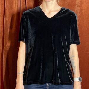 VTG 90s Black velvet v-neck